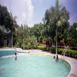 On a payé pour utiliser la piscine d'un hôtel