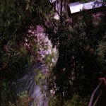 Des philippins se baignent tout en bas