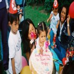 Siam entourée de la famille